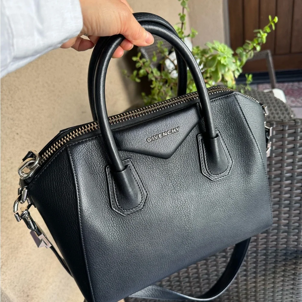 Givenchy Antigona Black Leather Bag - Picture 3 of 12